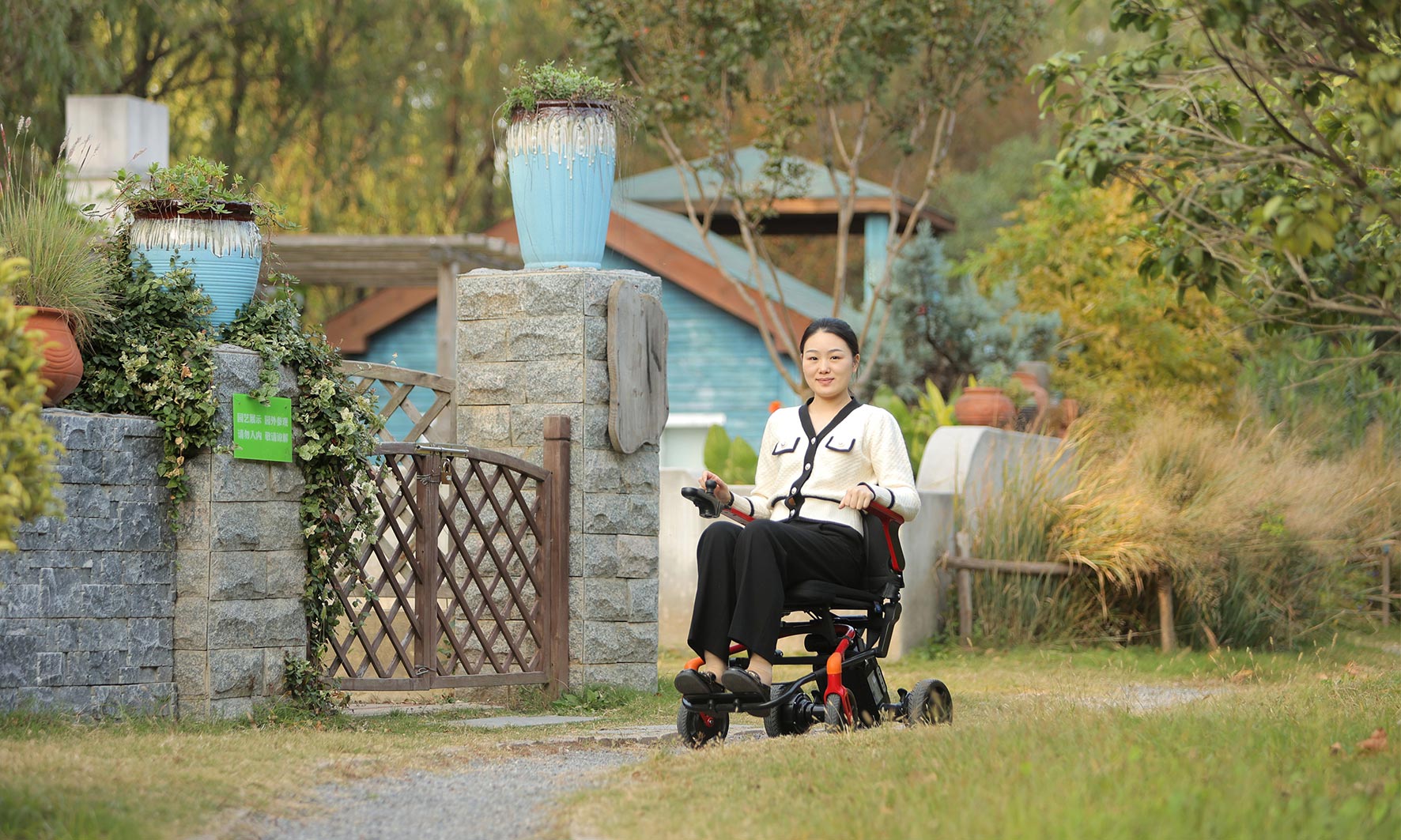 KZ系列輕便折疊型電動輪椅