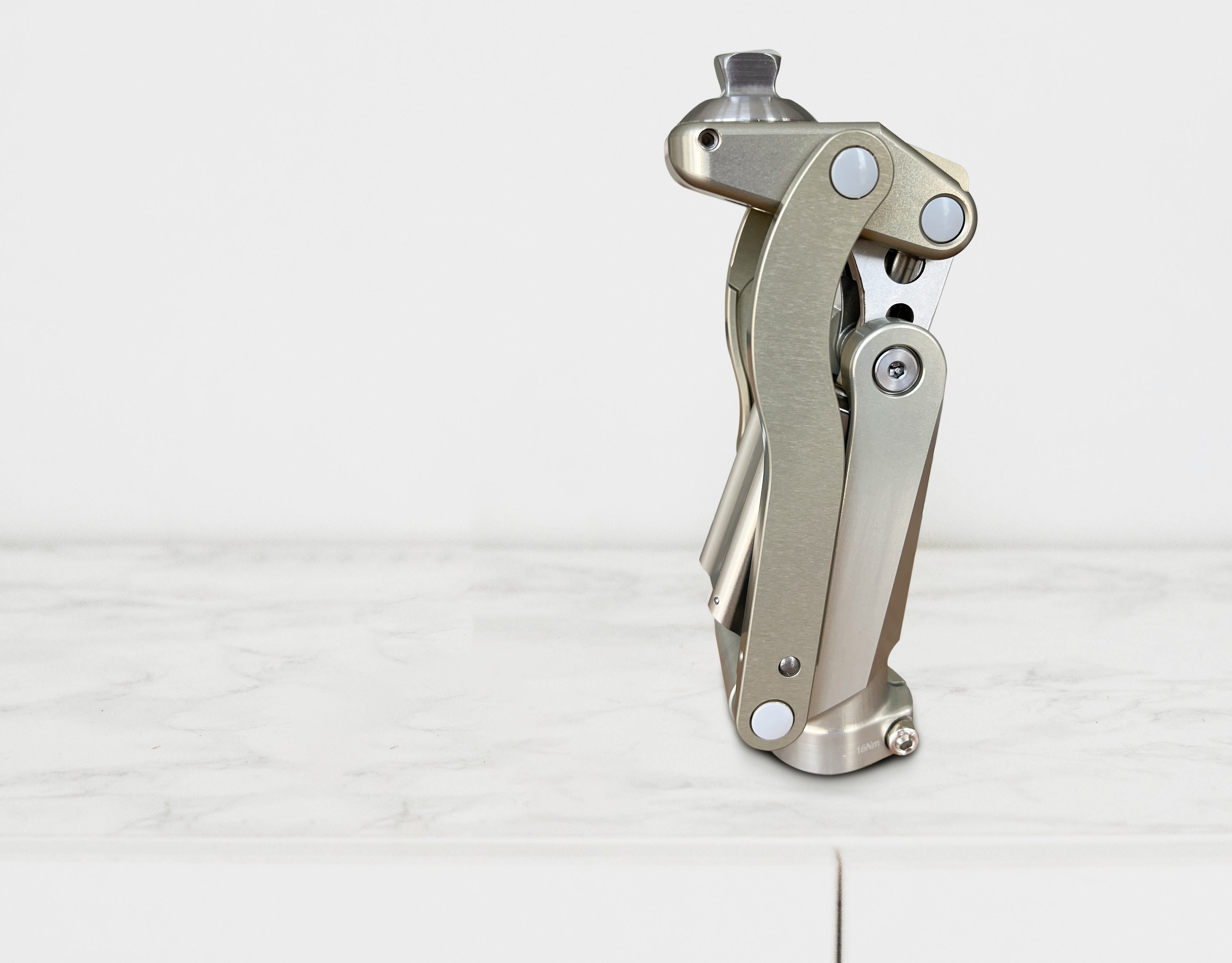 JB-951-A多軸氣壓幾何鎖膝關節(jié)